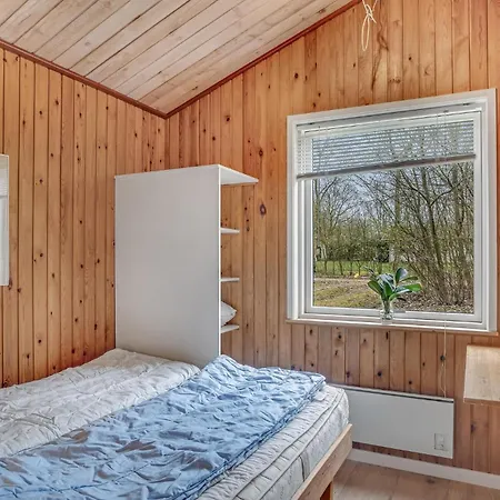 Cozy Home In Spottrup With Wifi