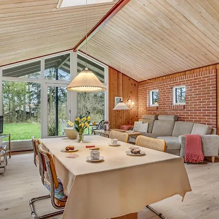 Cozy Home In Spottrup With Wifi 펜션
